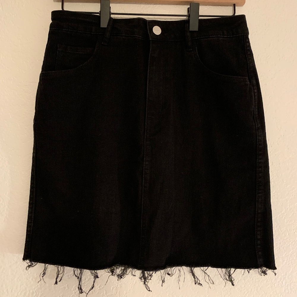H&M &denim Black Washed Cotton Stretch Jean Cut Off Skirt Frayed Hem |